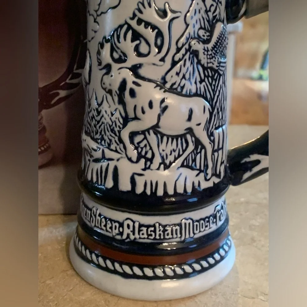 Vintage 1976 AVON Everest Rocky Mtn Goat Condor Stein Handcrafted Brazil A5